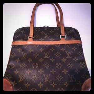 Louis Vuitton Coussin MG Purse